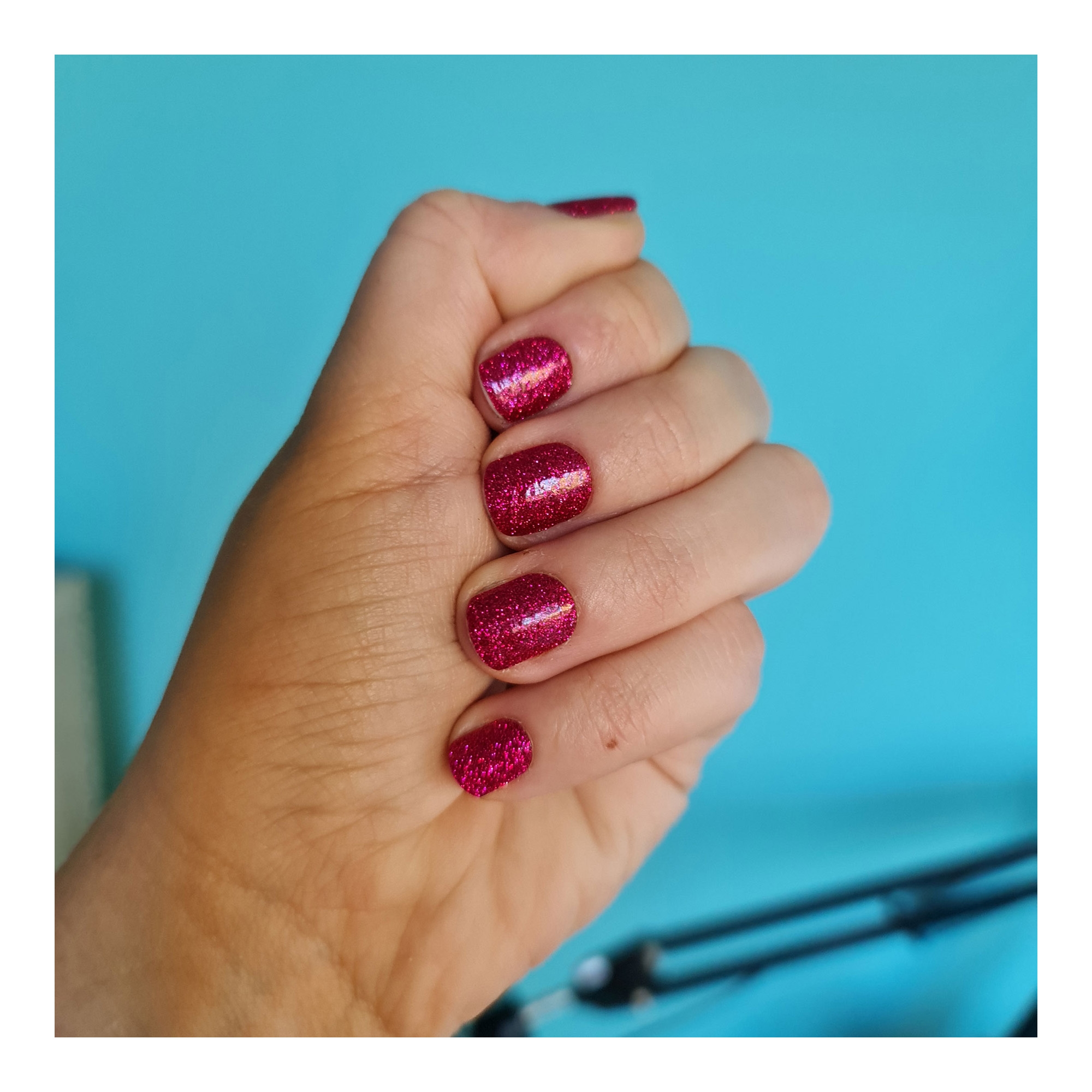 Küünelakikleebised Akvile